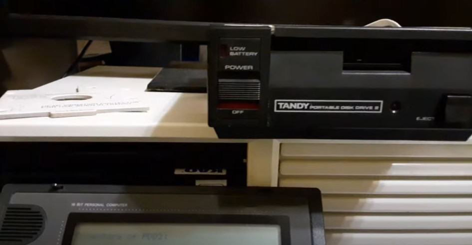Tandy Disk Drive PoFo (945 x 492).jpg Tandy Disk Drive PoFo (945 x 492).jpg